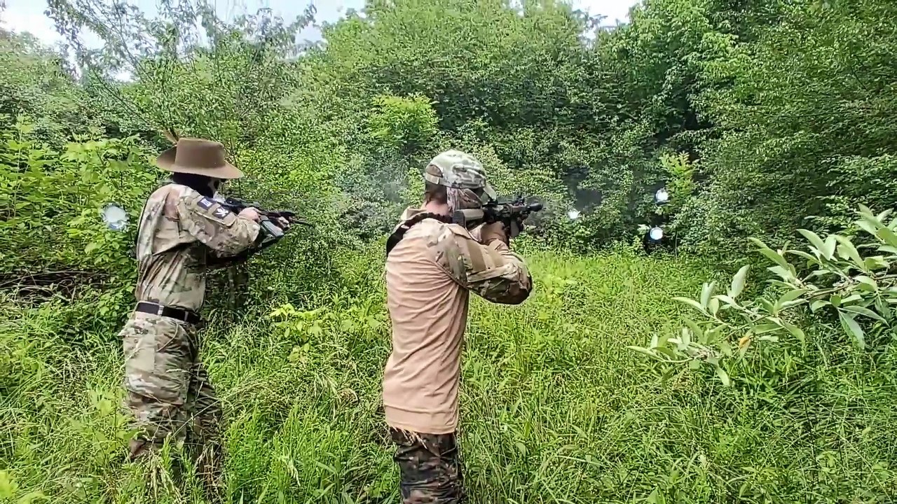 Así son los entrenamientos con armas de los terroristas neonazis de 'The Base'