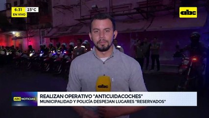 Operativo “anticuidacoches”: despejan a informales en zona del microcentro