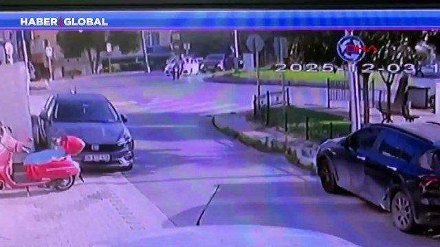 Üsküdar'da İETT otobüsü börekçiye girdi: 4 kişinin yaralandığı kaza güvenlik kamerasında