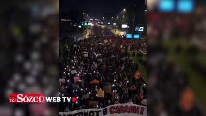 Bulgaristan'da onbinler sokağa döküldü