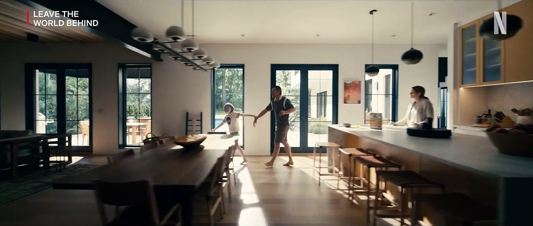 Leave the World Behind Trailer DF