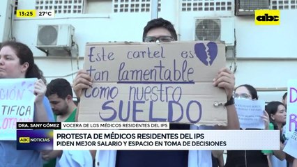 Protesta de médicos residentes en IPS : piden mejor salario y espacio en toma de decisiones