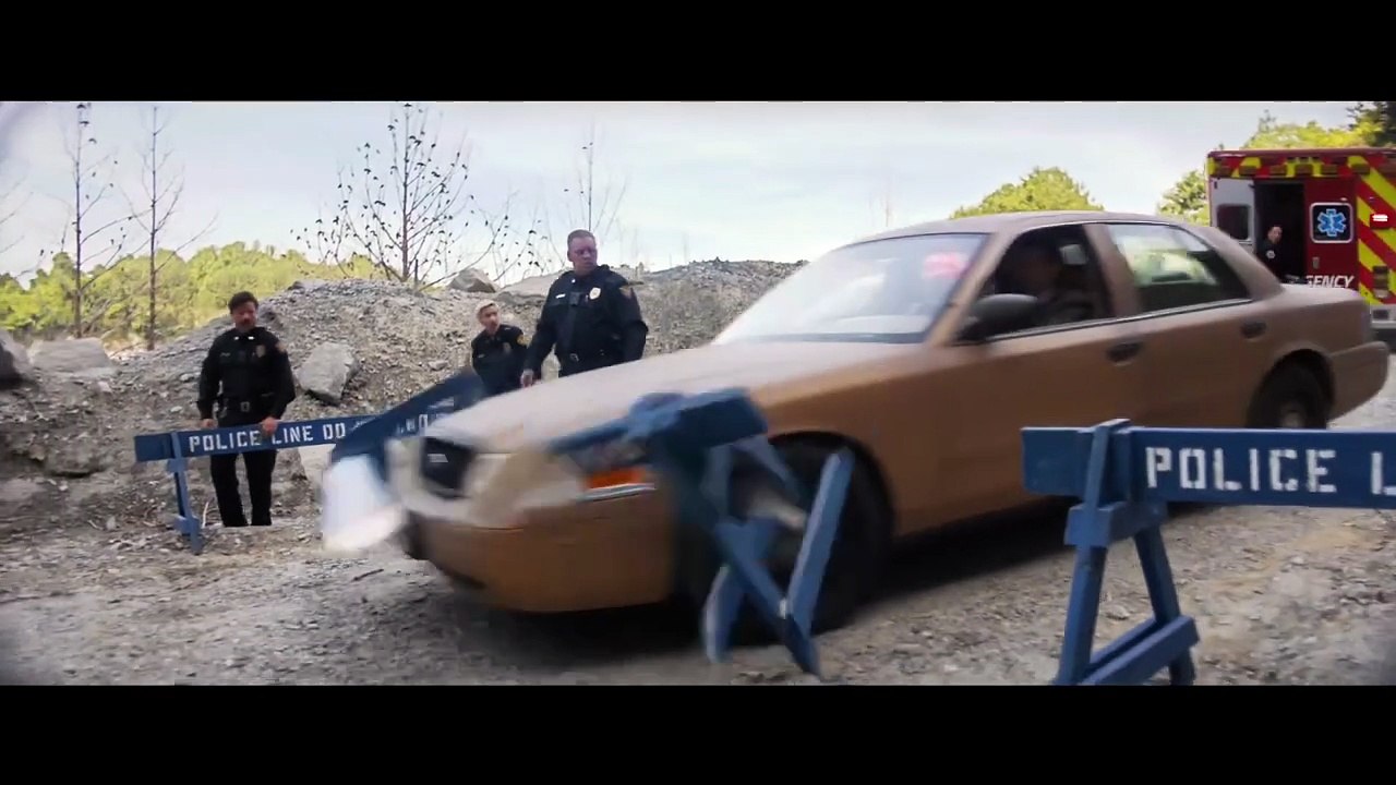 Die nackte Kanone Trailer (2) DF