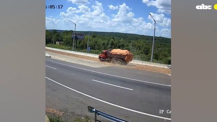 camionero recurrió a rampa de frenado para evitar accidente