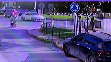 İETT otobüsü börekçiye dalmıştı! O anın görüntüsü ortaya çıktı!