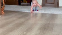 Toddler’s Bizarre Crawling Style Has Everyone Laughing and Melting|| Heartsome 💖