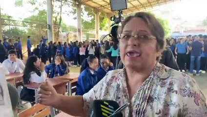 (Gentileza) Así Escracharon A Nenecho En Una Entrega De Mobiliario En Zeballos Cue