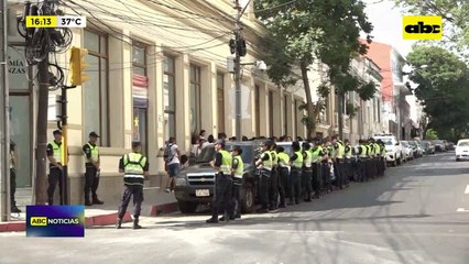 Presentan amparo para admitir a mujeres postulantes al Colegio de Policía