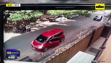 Capiatá: así rodearon a un hombre para arrebatarle la motocicleta