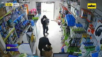 Encapuchados asaltan local de celulares en Itauguá y se llevan millonario botín