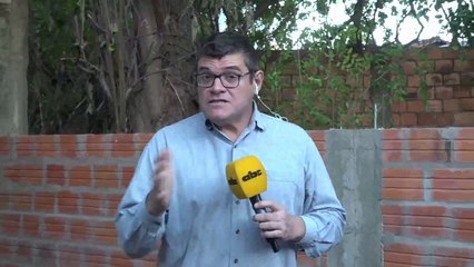 Video: Padres y docentes reparan baños de la escuela ante abandono institucional