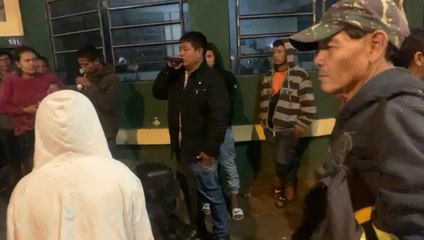 Nativos bloquean acceso al Indi