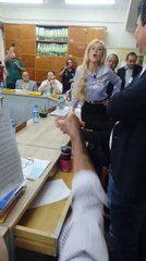 Concejal Carolina González protagoniza incidente en la Junta Municipal de Lambaré