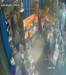 Motochorros roban G. 50 millones tras un asalto en el Mercado de Abasto