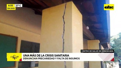 Emboscada: usuarios de centro de salud se encadenan exigiendo mejores condiciones