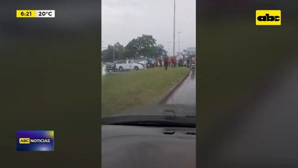 Militar perdió la pierna en un triple choque en la Autopista Silvio Pettirossi