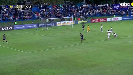 El error de Richard Ortiz en el gol del empate de Néstor Camacho