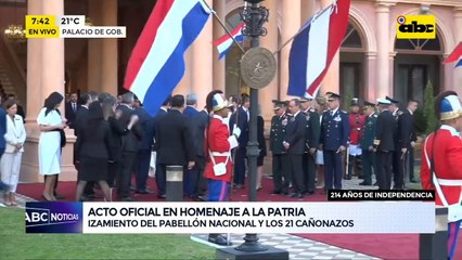 Con el izamiento de la bandera inician oficialmente los festejos por los 214 años de independencia