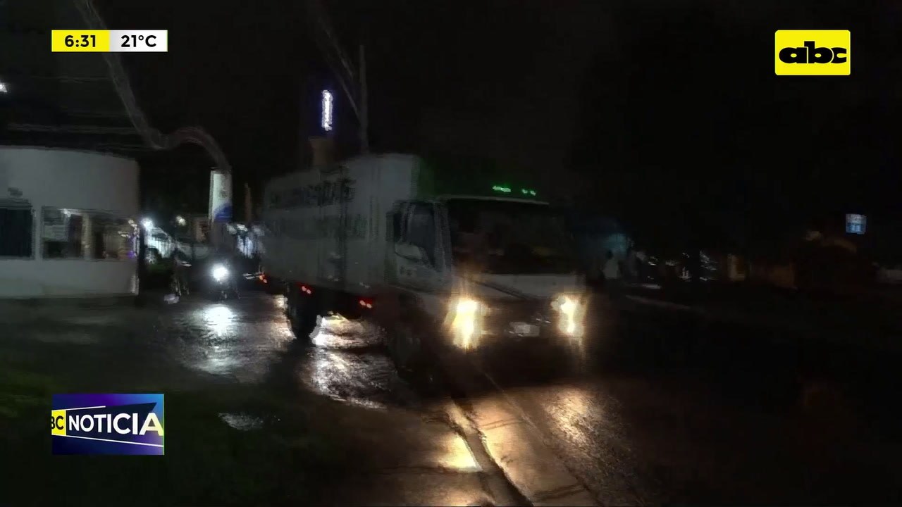 Impactante accidente en Av. Madame Lynch: camión termina incrustado en un árbol