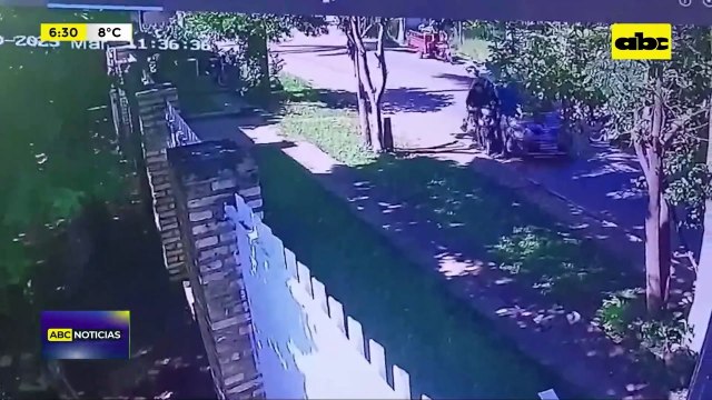 Tensa discusión en Luque: automovilista amenazó con un arma a motociclista