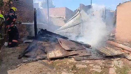 Incendio dejó a dos familias sin hogar en Villeta