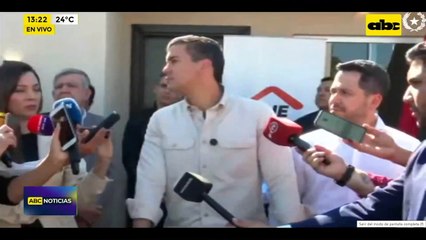 Santiago Peña en Luque