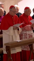 Las primeras imágenes del Papa Francisco en su féretro