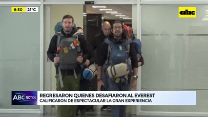 Paraguayos regresaron al país tras conquistar el monte Everest
