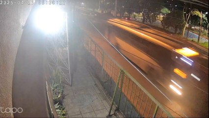 Accidente de tránsito fatal en la ruta PY 01 Ñemby en el que un colectivo chocó y destrozó un auto