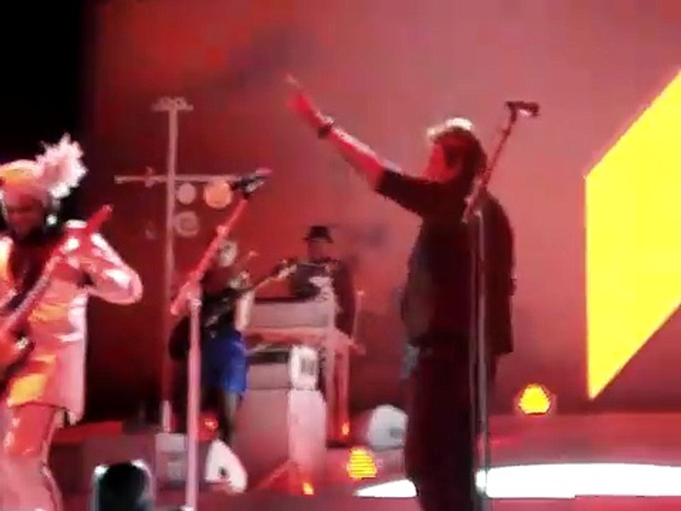 2010 - Johnny Hallyday & Matthieu Chedid - Tanagra (Live à l’Arena de Montpellier, 03 décembre)