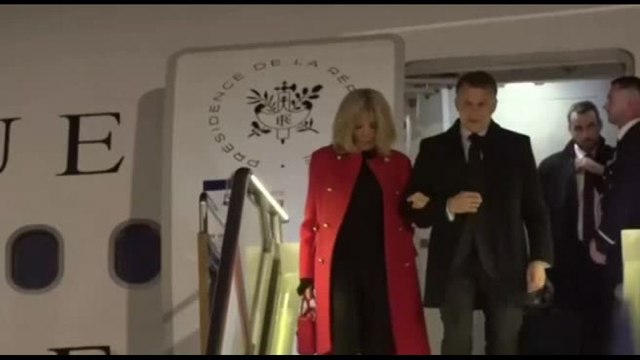 Cina, Macron è arrivato a Pechino, domani incontra Xi Jinping