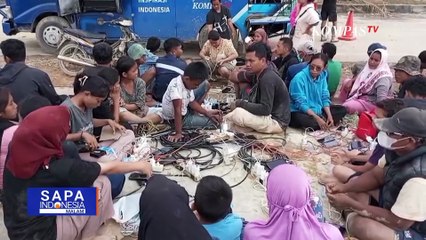 Dapat Akses Internet, Tangis Korban Banjir Aceh Tamiang Pecah saat Hubungi Keluarga | SAPA MALAM