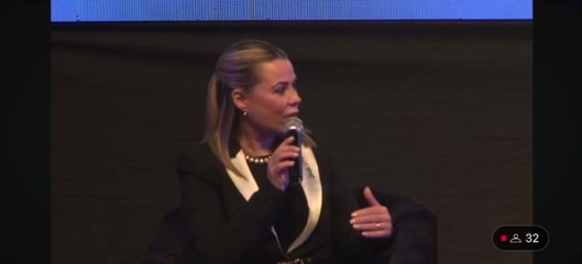 “La homosexualidad se puso de moda", afirma Lizarella Valiente en Foro Madrid