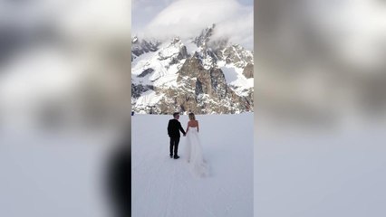 Matrimonio da brividi a Courmayeur: amore e neve per il servizio fotografico