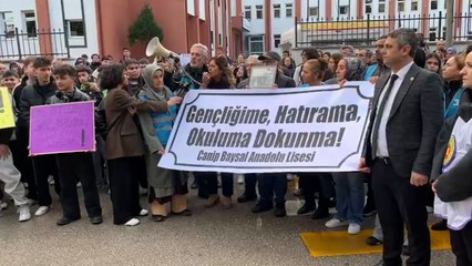 Meslek lisesine dönüştürülmek istenen liseden tepki: Okuluma dokunma!