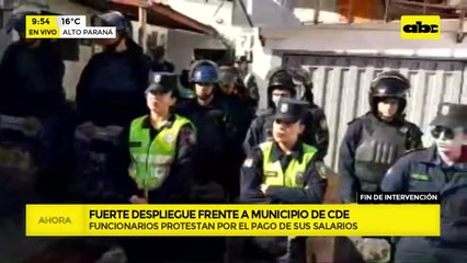 Tensión en la Municipalidad de CDE: funcionarios reclaman salarios y exigen salida de interventor