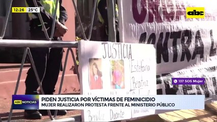 Protesta frente a la Fiscalía General para exigir justicia por víctimas de feminicidio