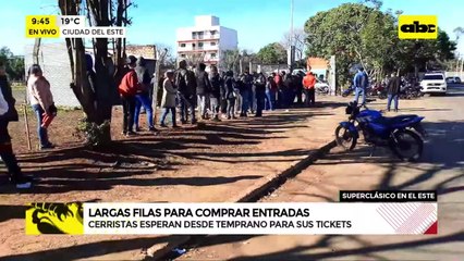 Filas en Ciudad del Este en busca de entradas para el clásico