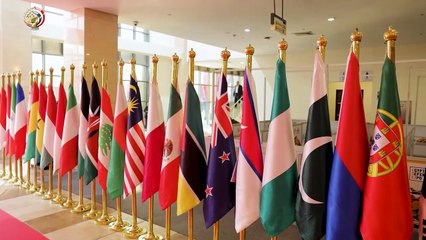 الفريق أول عبد المجيد صقر والفريق أحمد خليفة يعقدان عدد من اللقاءات الثنائية مع قادة الوفود العسكرية