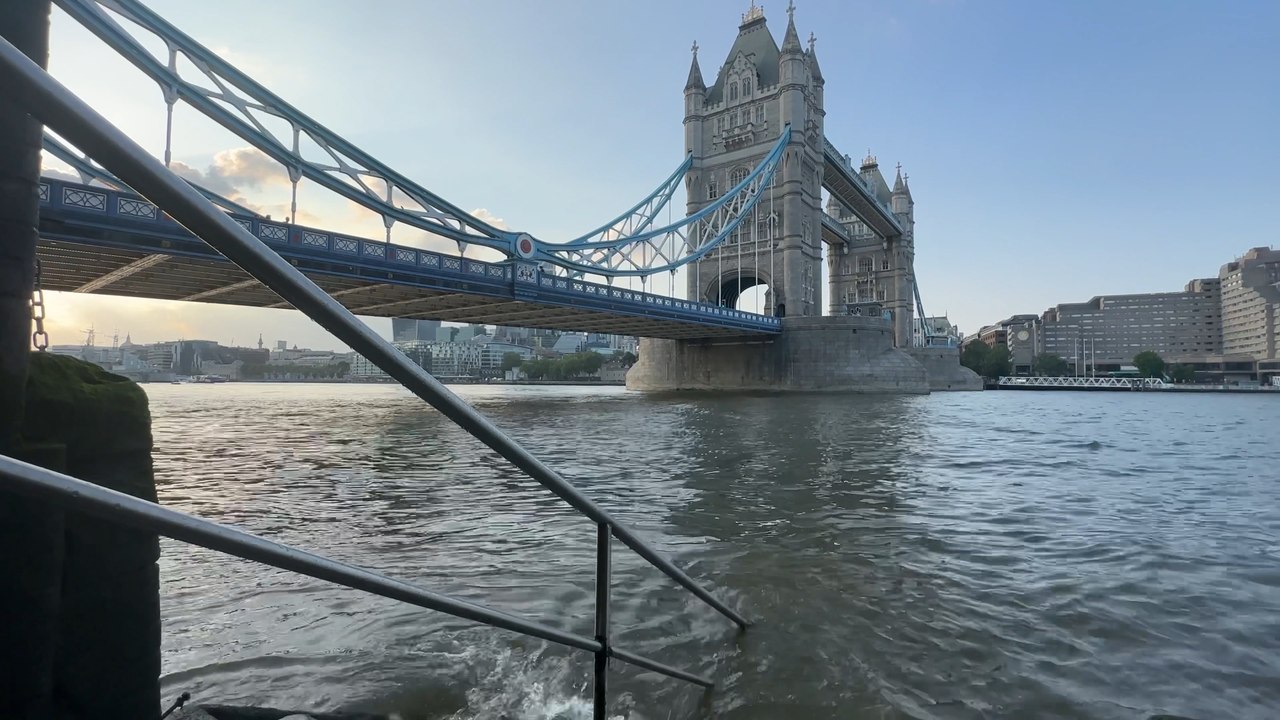 Campaign action against Thames Water