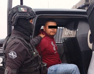 Detienen a hombre tras ser sorprendido en camioneta con reporte de robo en Monterrey