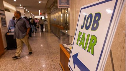 ADP Says US Payrolls in Nov. Fell by 32,000