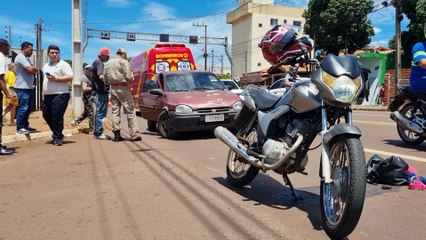 Motociclista fica ferida após acidente com Corsa no Bairro Brasmadeira