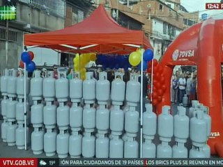 Habitantes de la Comuna Batalla de Carabobo en el edo. Miranda recibieron nuevos cilindros de gas