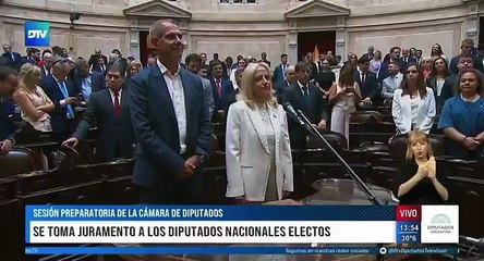 "Sobre el Tanaj, si prometo", dijo la diputada Patricia Holzman