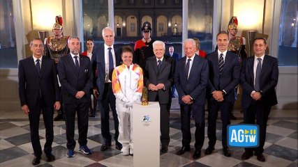 Milano-Cortina, Mattarella riceve la fiaccola olimpica al Quirinale