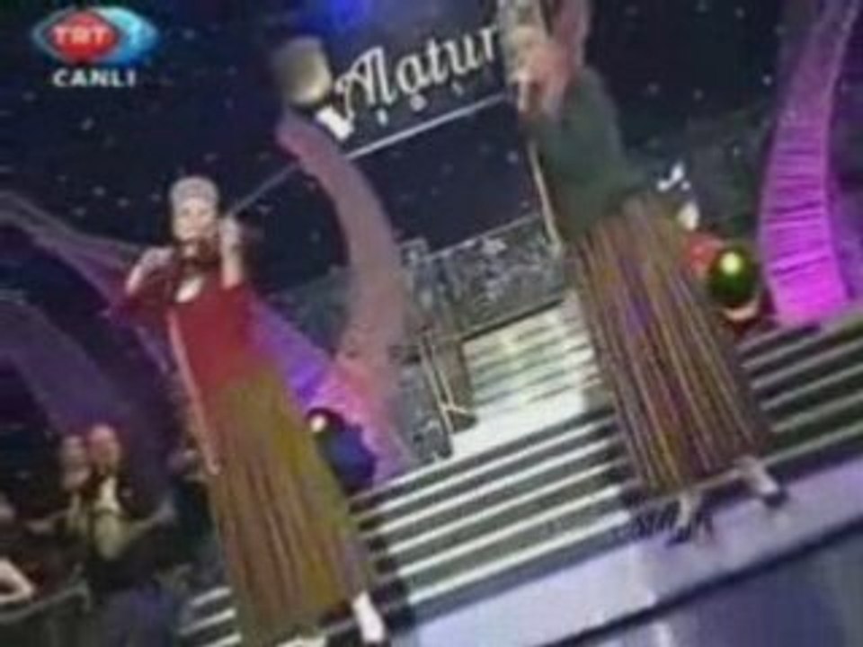 Gülü Susuz seni Aşksız bırakmam Letonya