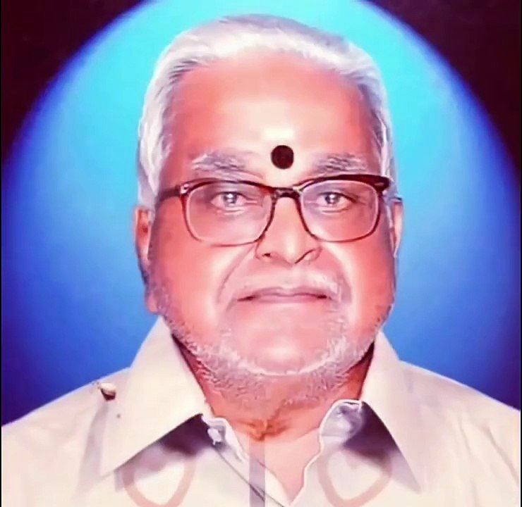 எனது தகப்பனார் திரு மாரிமுத்து முதலியார் அவர்கள் முன்கூட்டியே ஆங்கில புத்தாண்டு வாழ்த்துக்கள் சொல்லுகிறார்
