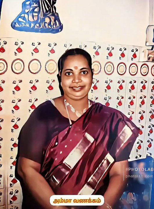 பெற்றெடுத்த உள்ளம் என்றும் தெய்வம் தெய்வம் எனது தாயார் எங்களுக்கு அட்வான்ஸாக ஆங்கில புத்தாண்டு வாழ்த்துக்கள் சொல்லுகிறார்கள்