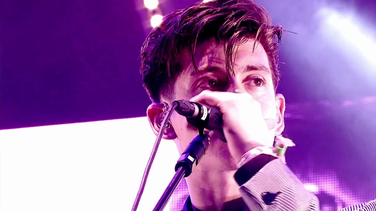 A Certain Romance - Arctic Monkeys (live)